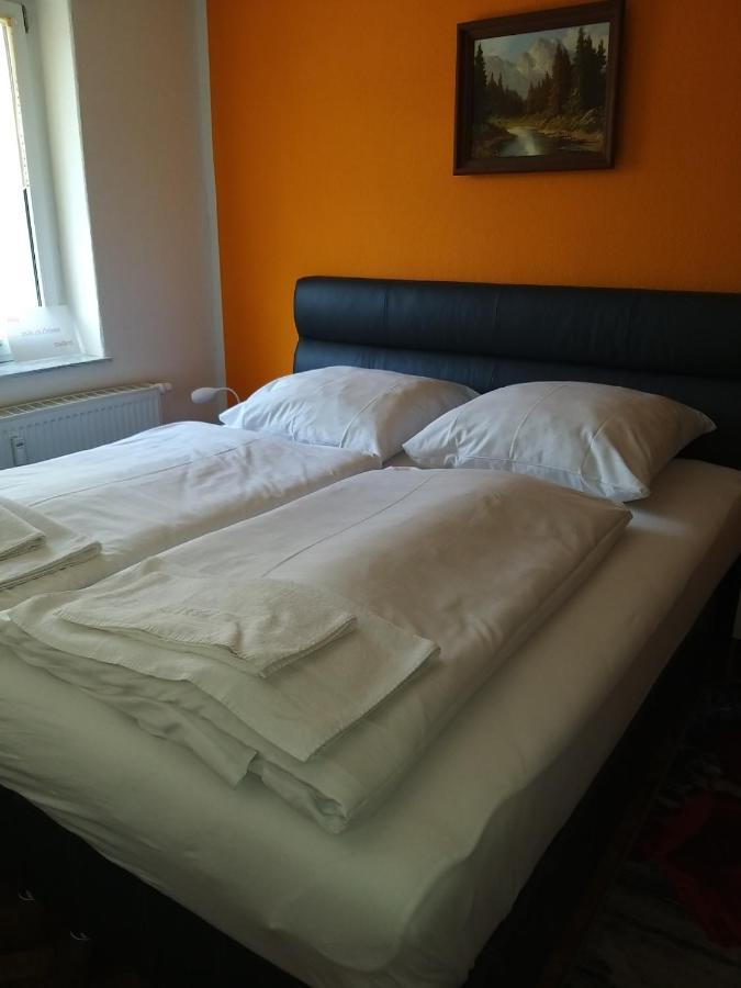 Pension Schlosswache-Zerbst ภายนอก รูปภาพ