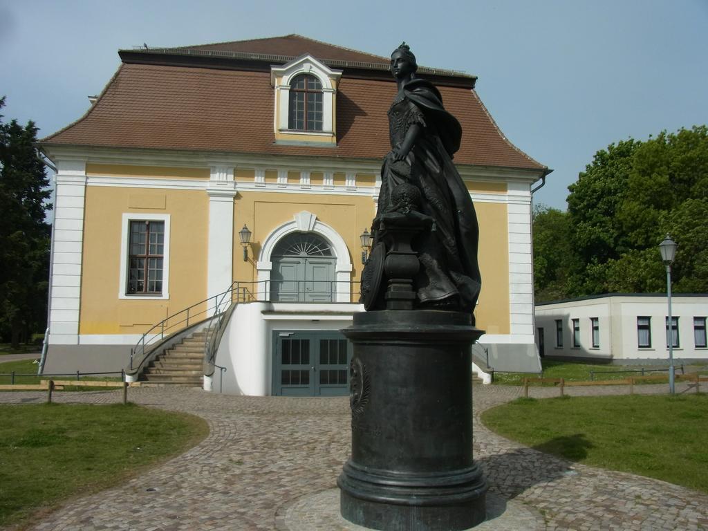 Pension Schlosswache-Zerbst ภายนอก รูปภาพ