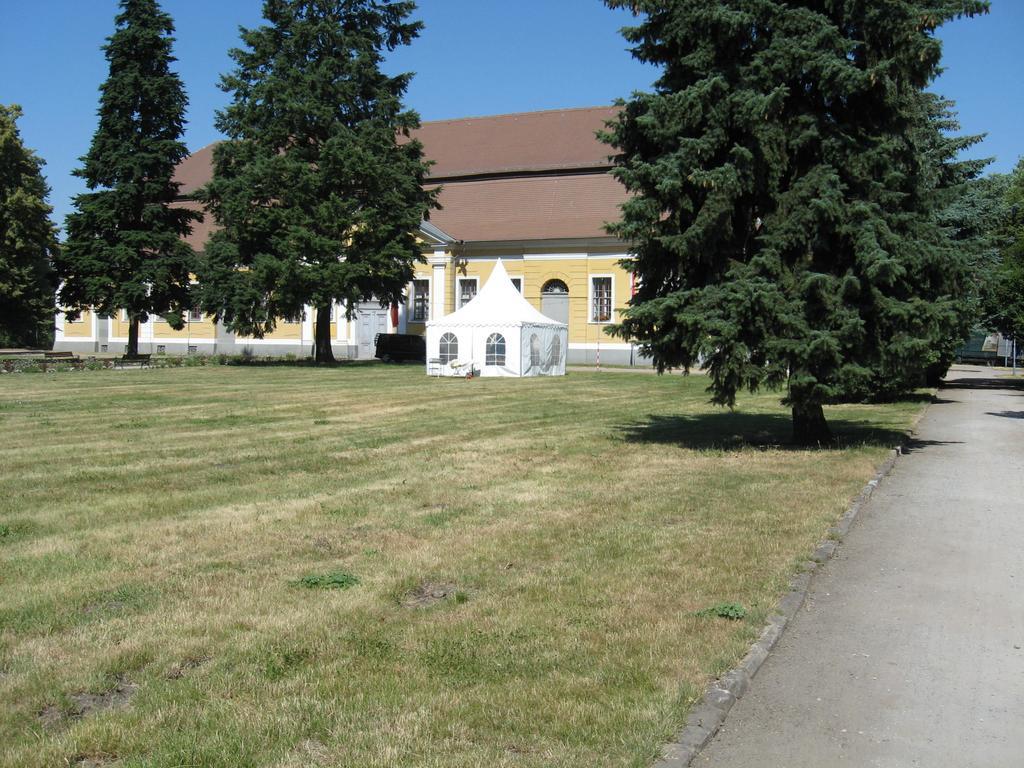 Pension Schlosswache-Zerbst ภายนอก รูปภาพ