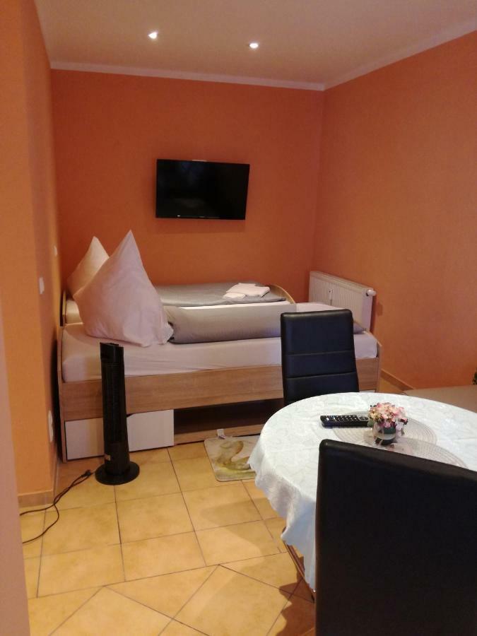 Pension Schlosswache-Zerbst ภายนอก รูปภาพ